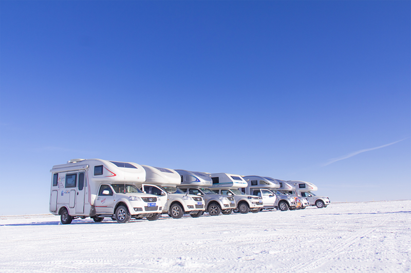 冬季玩雪，開房車這個必須要有